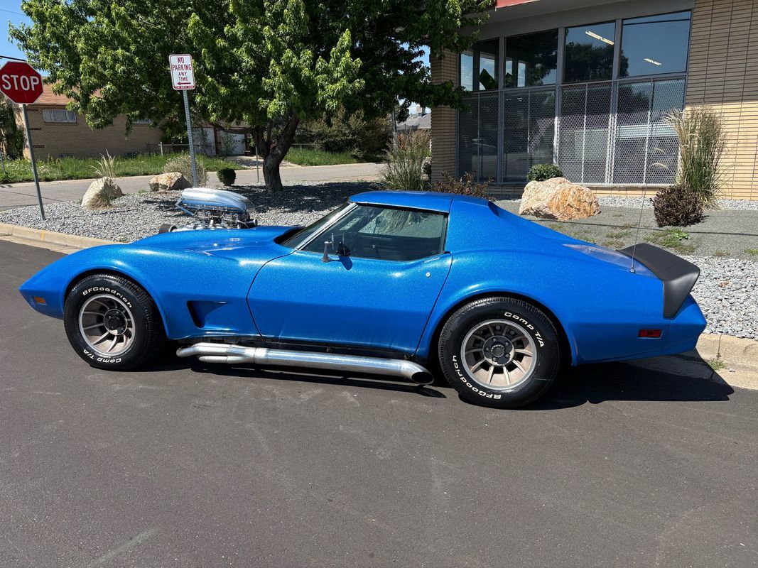 Chevrolet-Corvette-1974-19