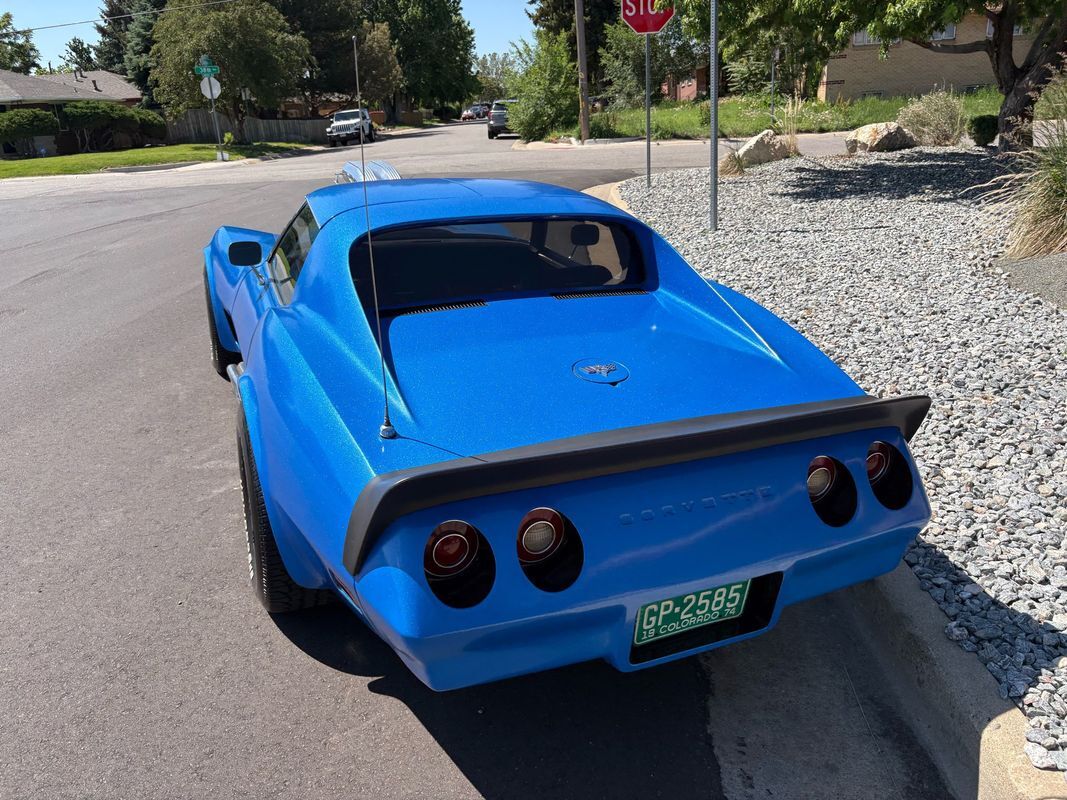 Chevrolet-Corvette-1974-21