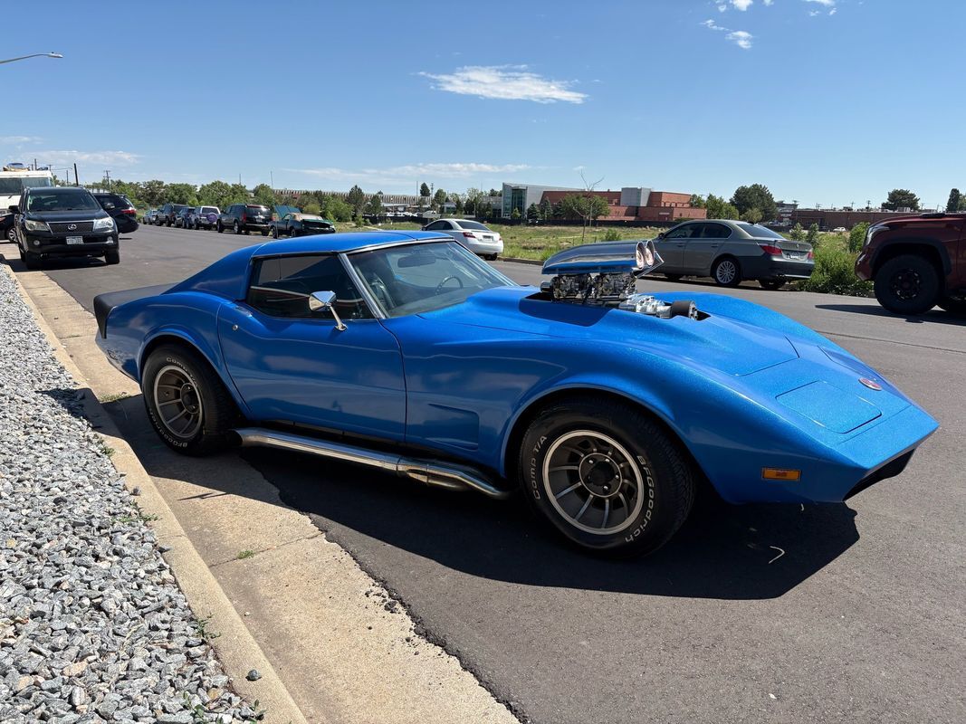 Chevrolet-Corvette-1974-22