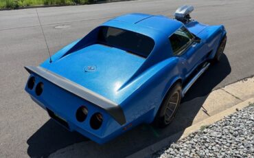 Chevrolet-Corvette-1974-23