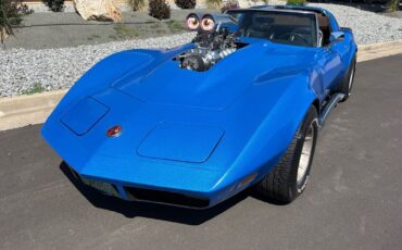Chevrolet-Corvette-1974-28