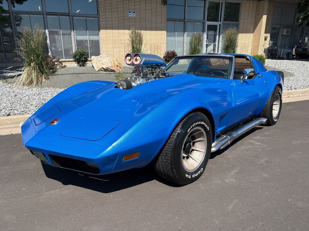 Chevrolet-Corvette-1974-29
