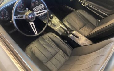 Chevrolet-Corvette-1974-3