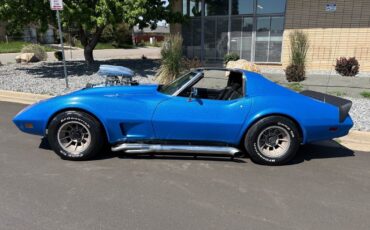 Chevrolet-Corvette-1974-32