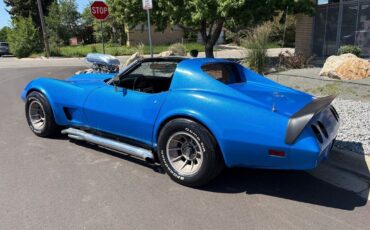 Chevrolet-Corvette-1974-33