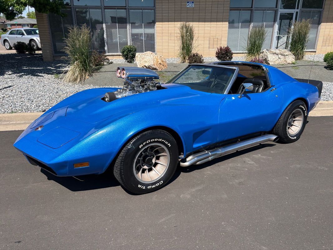 Chevrolet-Corvette-1974-37