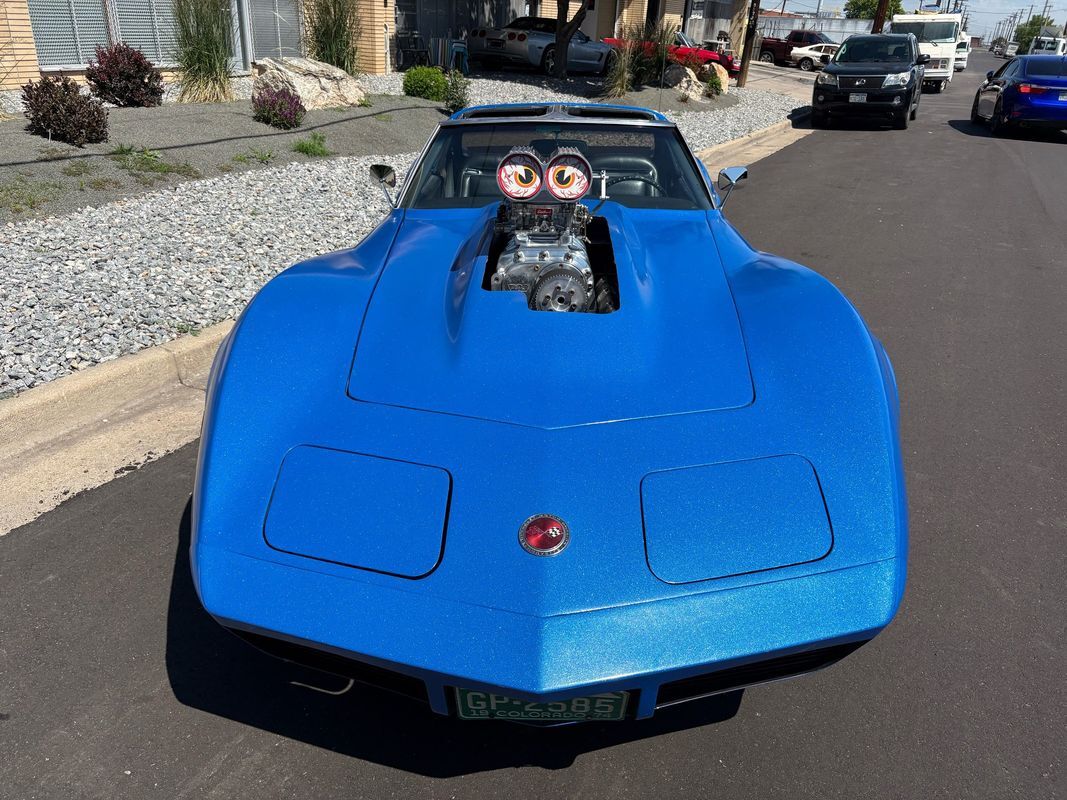 Chevrolet-Corvette-1974-6