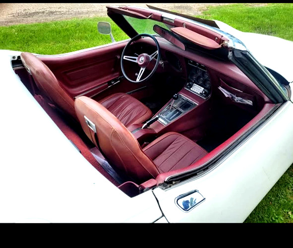 Chevrolet-Corvette-1974-Convertible-3