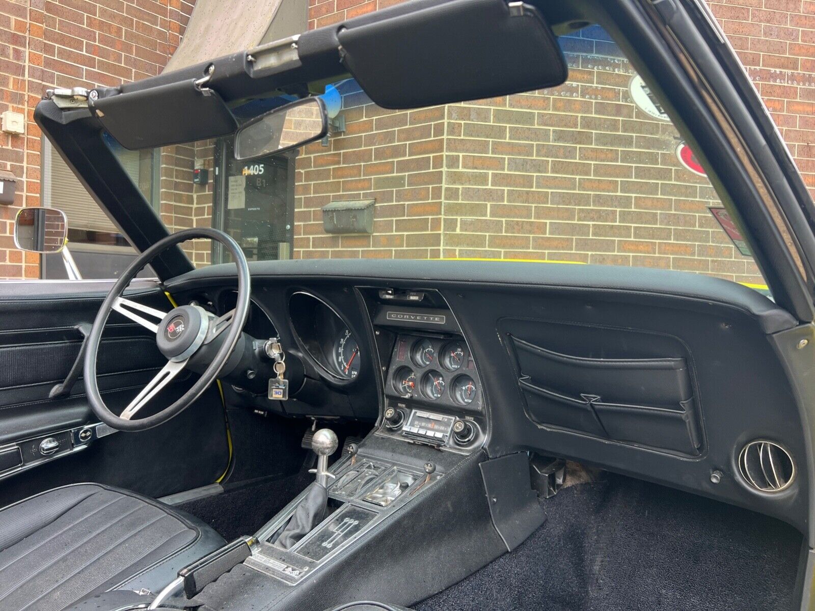 Chevrolet-Corvette-1974-Convertible-32