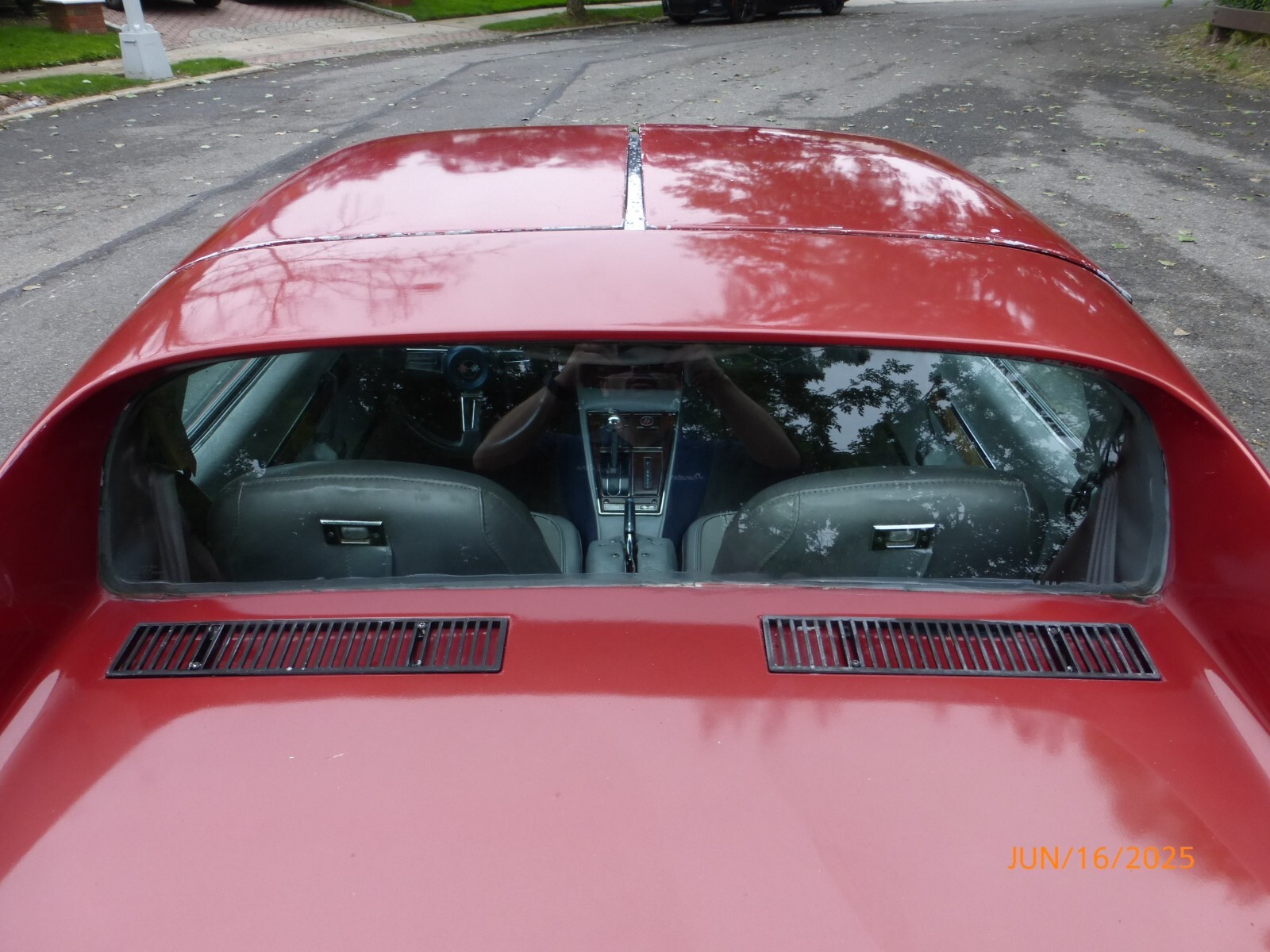 Chevrolet-Corvette-1974-Coupe-11