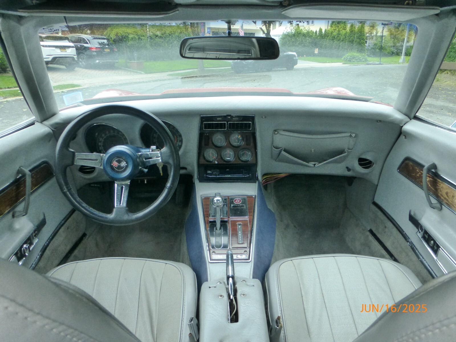 Chevrolet-Corvette-1974-Coupe-14