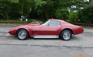 Chevrolet-Corvette-1974-Coupe-2