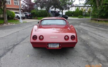Chevrolet-Corvette-1974-Coupe-3