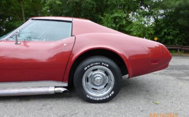 Chevrolet-Corvette-1974-Coupe-9