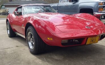 Chevrolet-Corvette-1974-red
