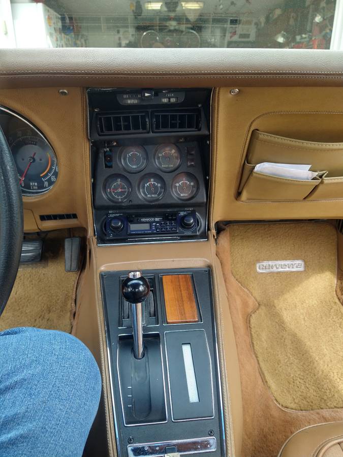 Chevrolet-Corvette-1974-red-8