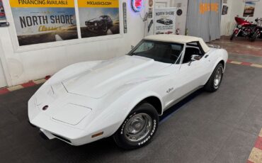 Chevrolet-Corvette-1975-Convertible-1