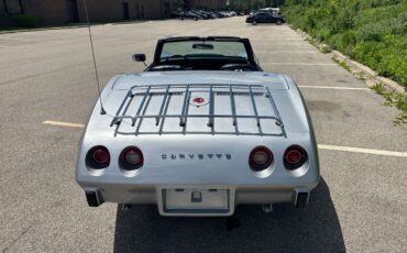 Chevrolet-Corvette-1975-Convertible-12