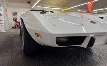 Chevrolet-Corvette-1975-Convertible-13