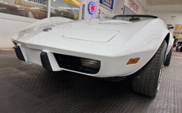 Chevrolet-Corvette-1975-Convertible-15
