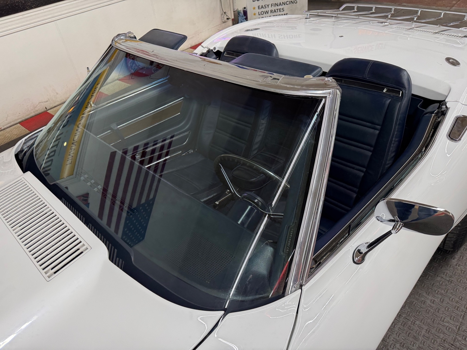 Chevrolet-Corvette-1975-Convertible-17