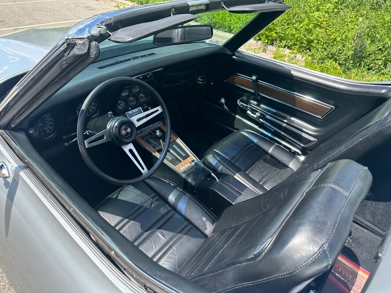 Chevrolet-Corvette-1975-Convertible-2