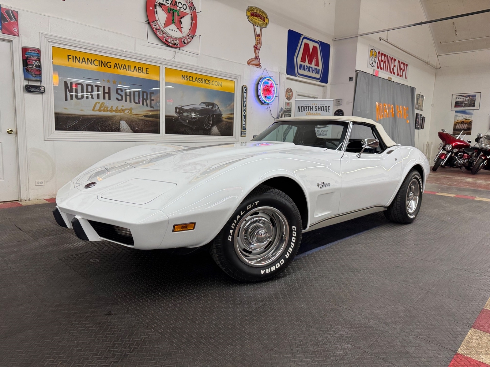 Chevrolet-Corvette-1975-Convertible-2