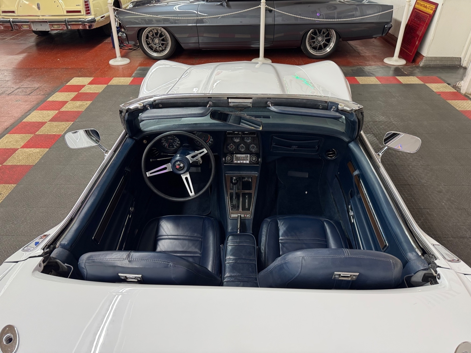Chevrolet-Corvette-1975-Convertible-24