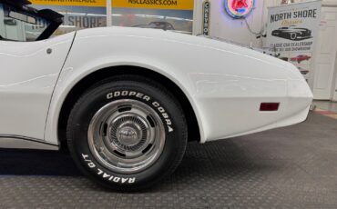 Chevrolet-Corvette-1975-Convertible-27