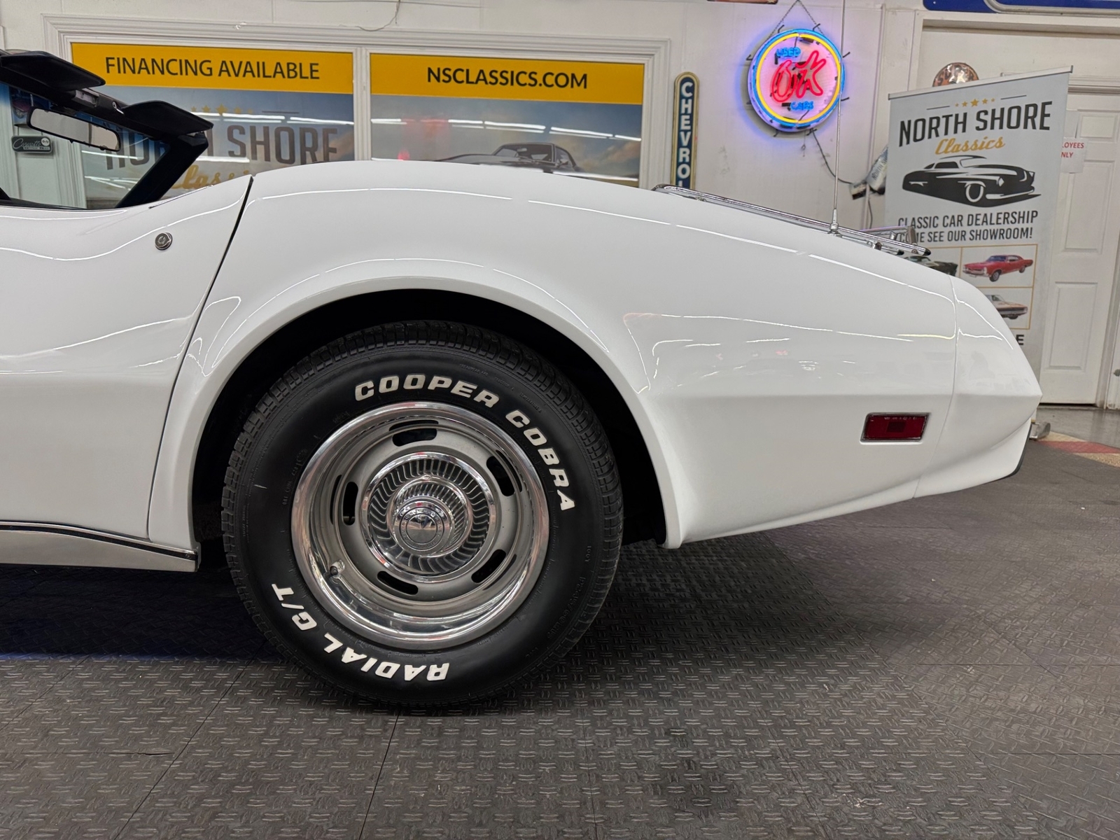 Chevrolet-Corvette-1975-Convertible-27