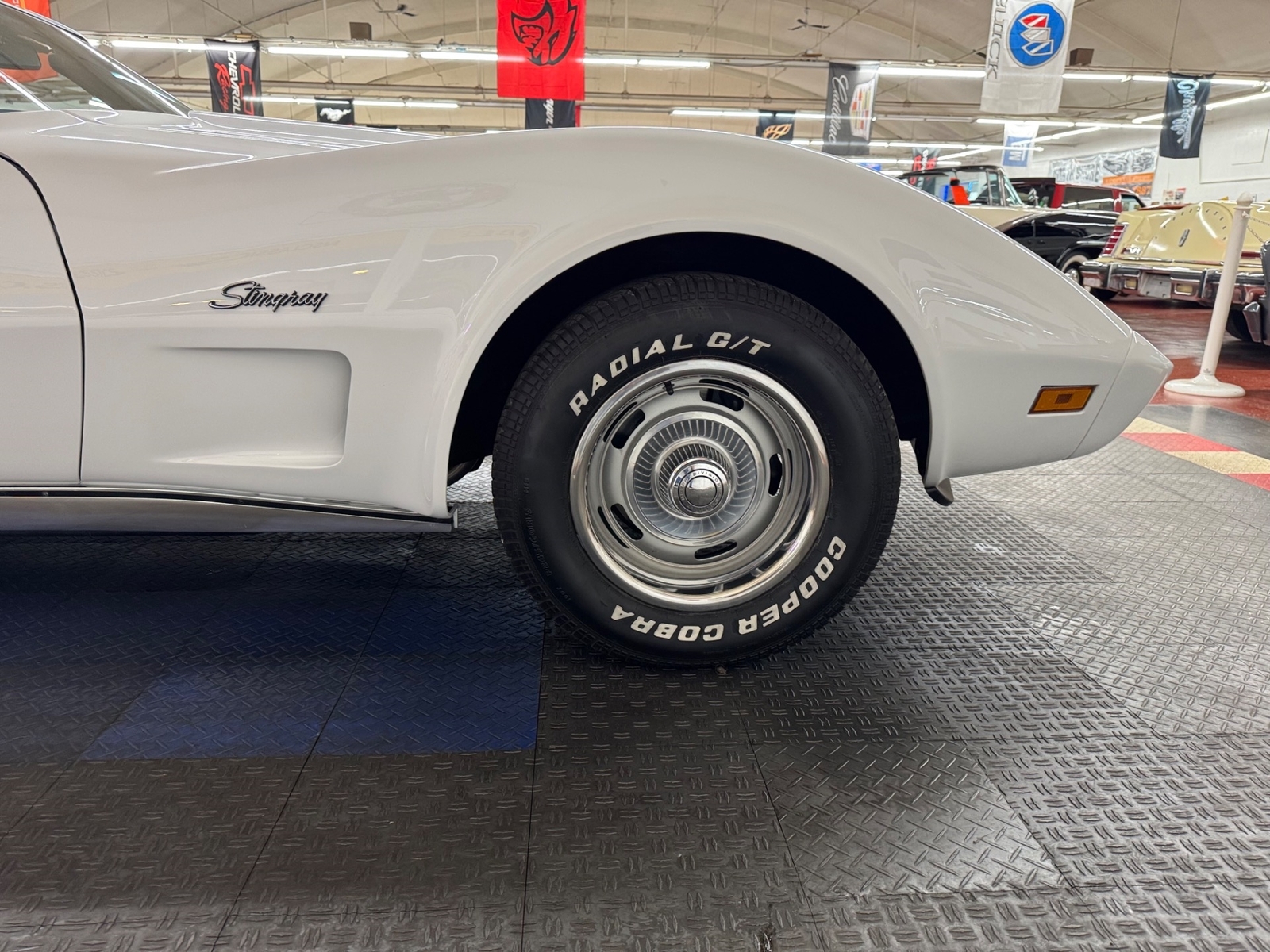 Chevrolet-Corvette-1975-Convertible-33