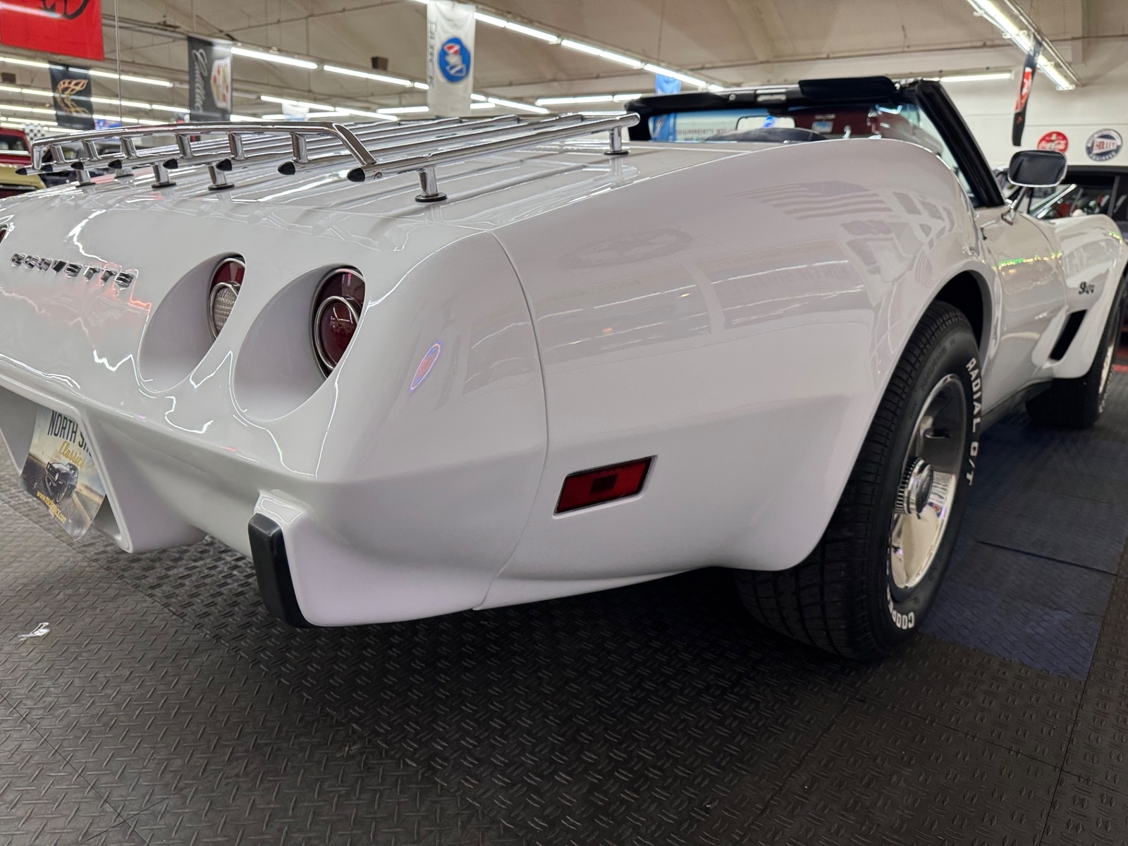 Chevrolet-Corvette-1975-Convertible-34