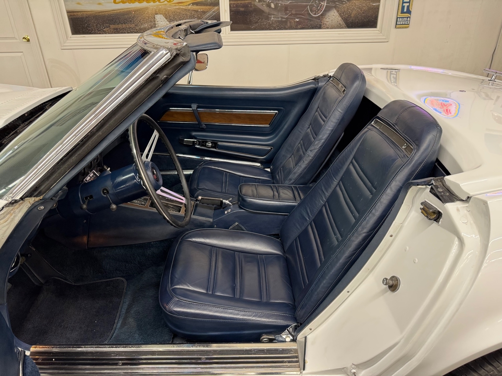 Chevrolet-Corvette-1975-Convertible-35