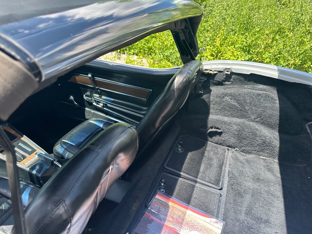 Chevrolet-Corvette-1975-Convertible-36