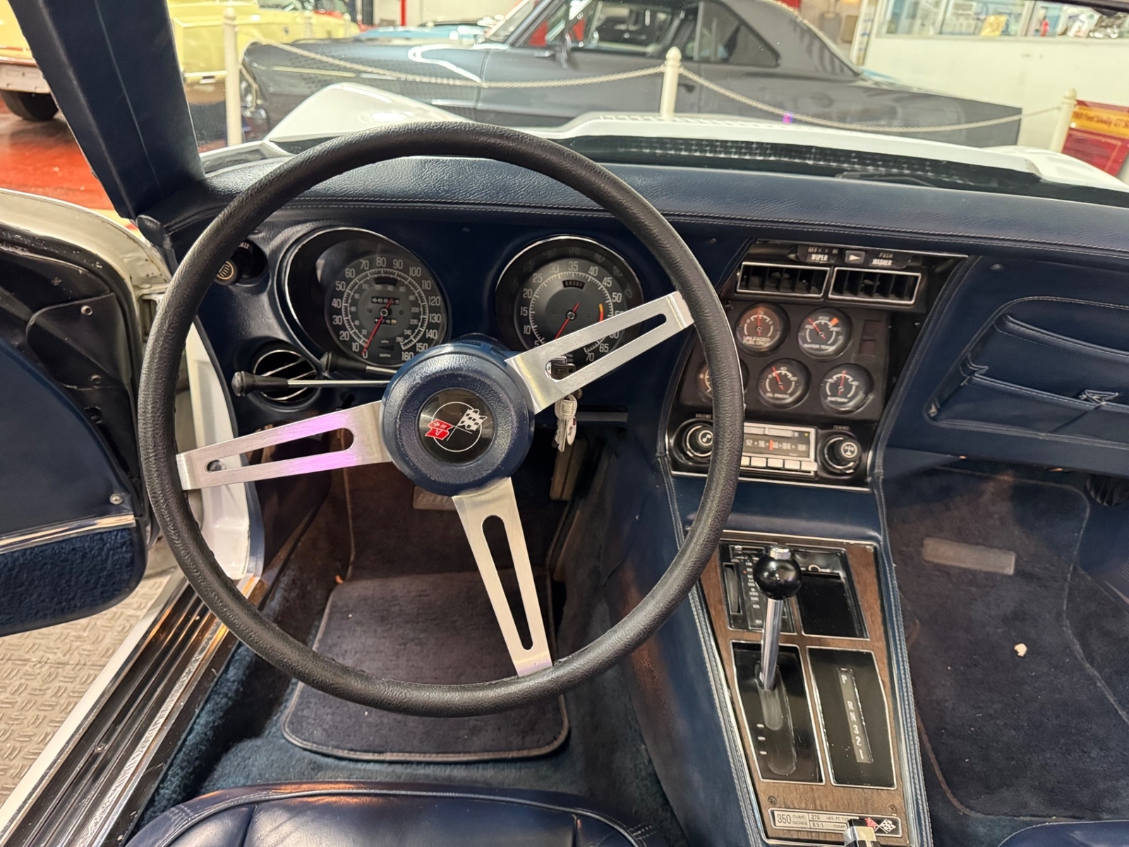 Chevrolet-Corvette-1975-Convertible-36