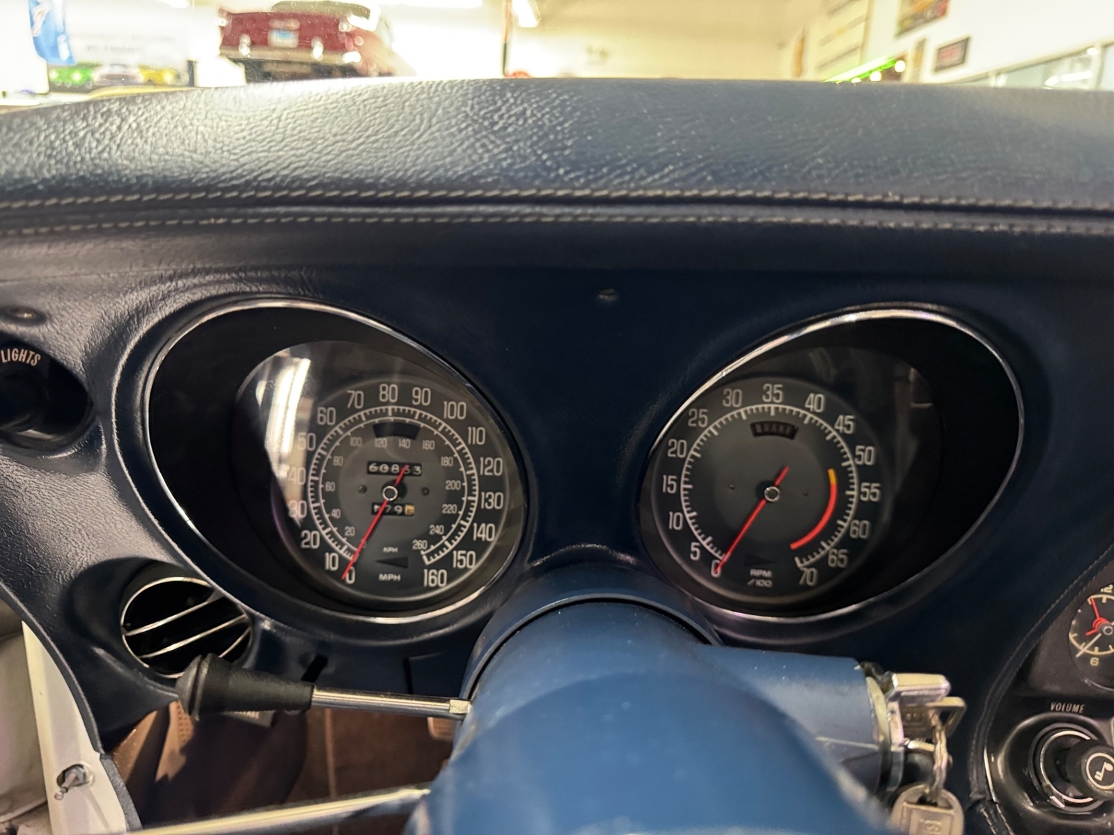 Chevrolet-Corvette-1975-Convertible-37