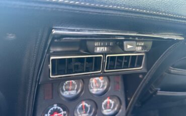 Chevrolet-Corvette-1975-Convertible-38
