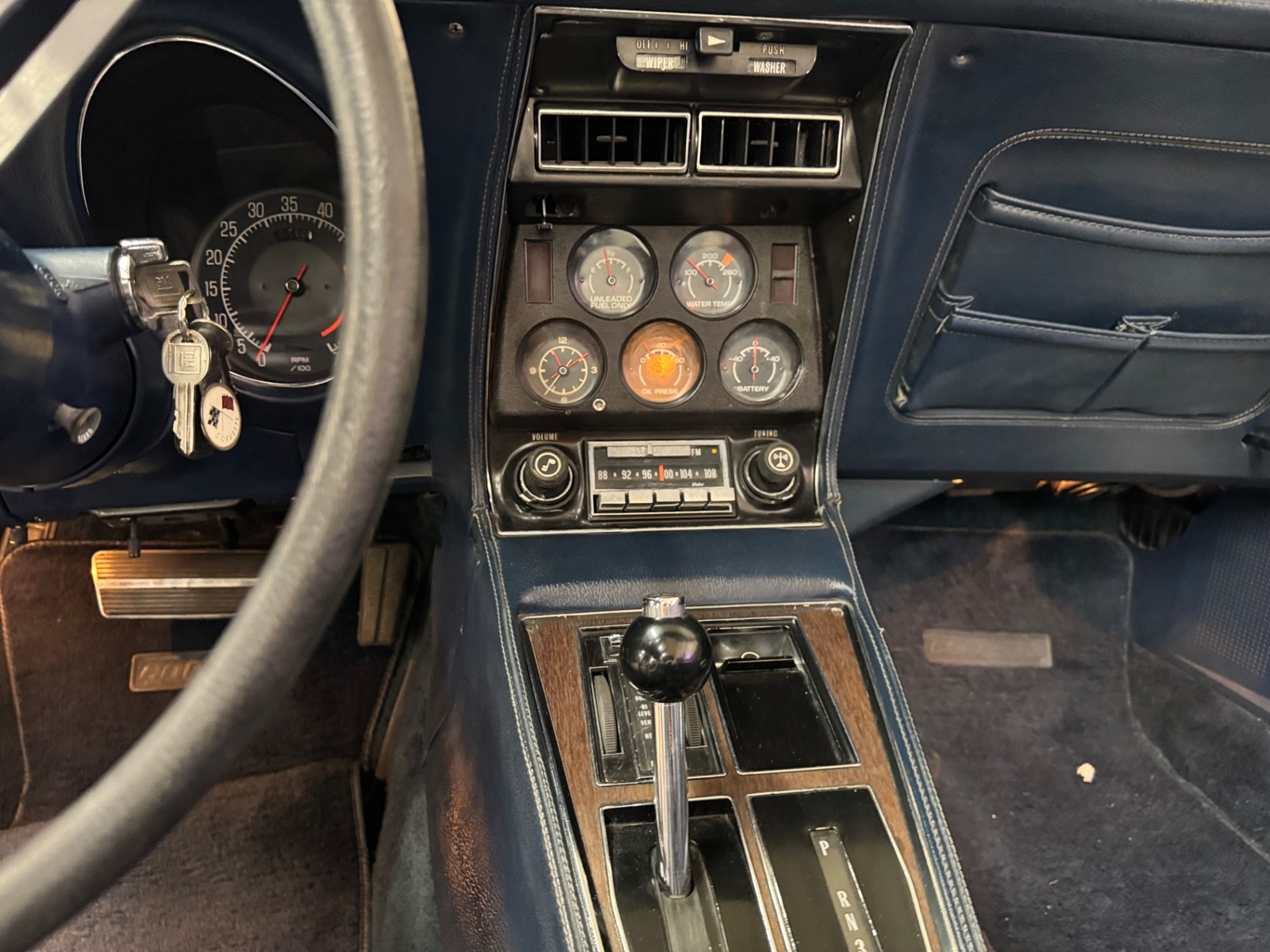 Chevrolet-Corvette-1975-Convertible-39