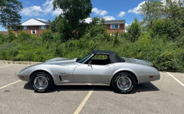 Chevrolet-Corvette-1975-Convertible-6