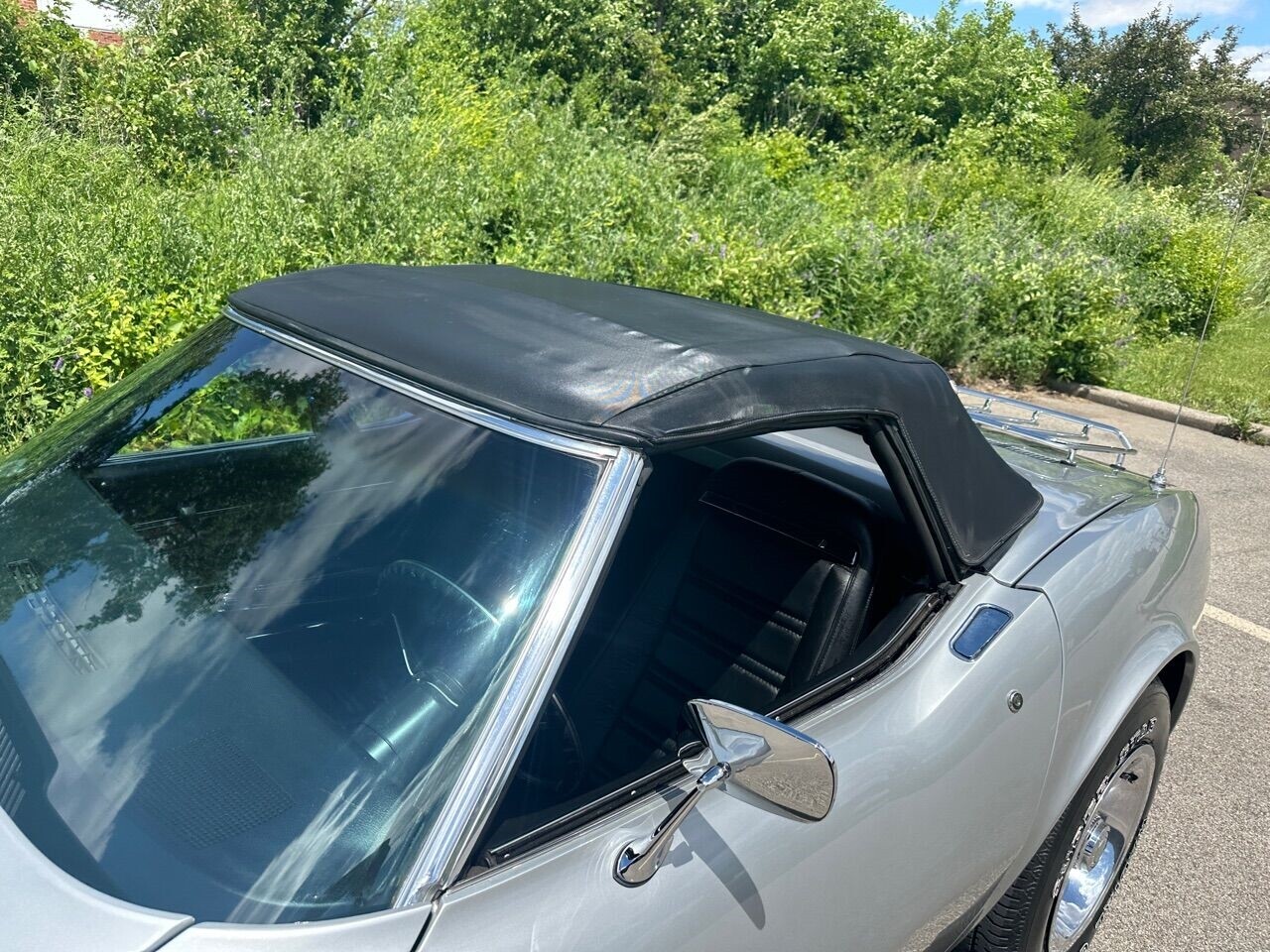 Chevrolet-Corvette-1975-Convertible-9