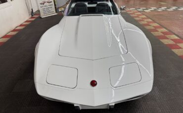 Chevrolet-Corvette-1975-Convertible-9