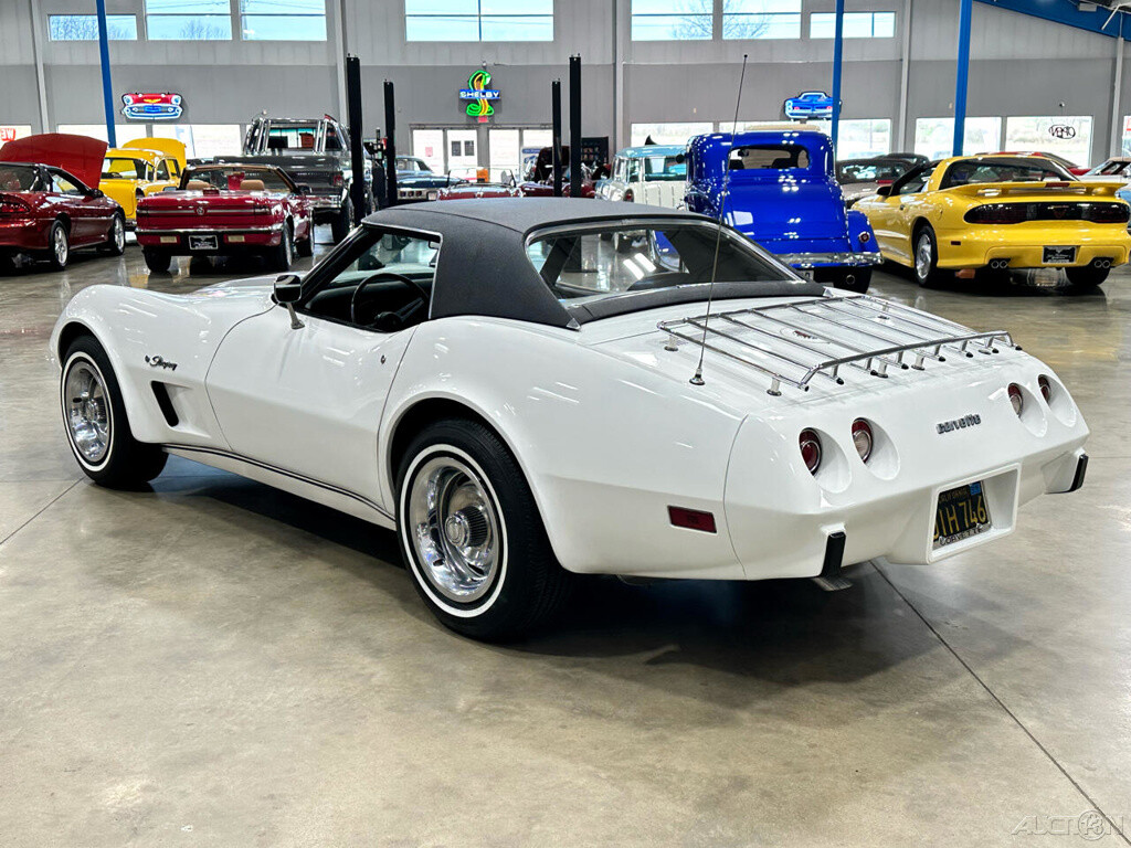 Chevrolet-Corvette-1975-Other-12