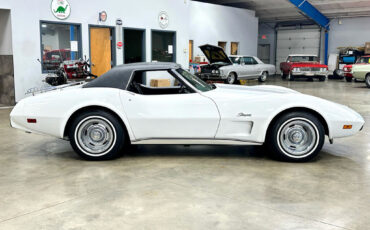 Chevrolet-Corvette-1975-Other-15