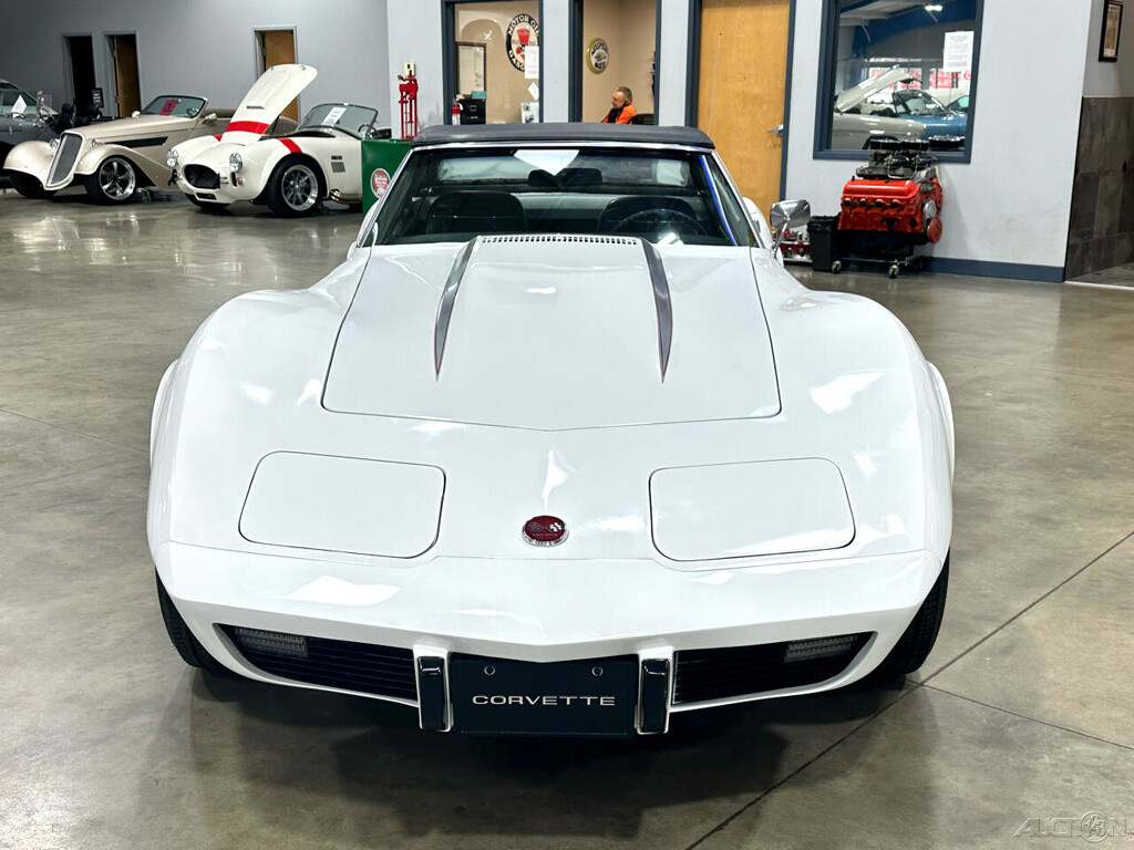 Chevrolet-Corvette-1975-Other-21