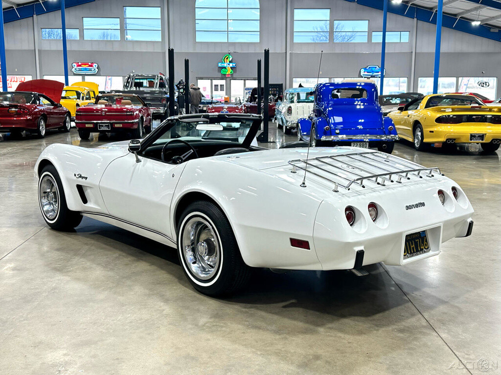 Chevrolet-Corvette-1975-Other-4