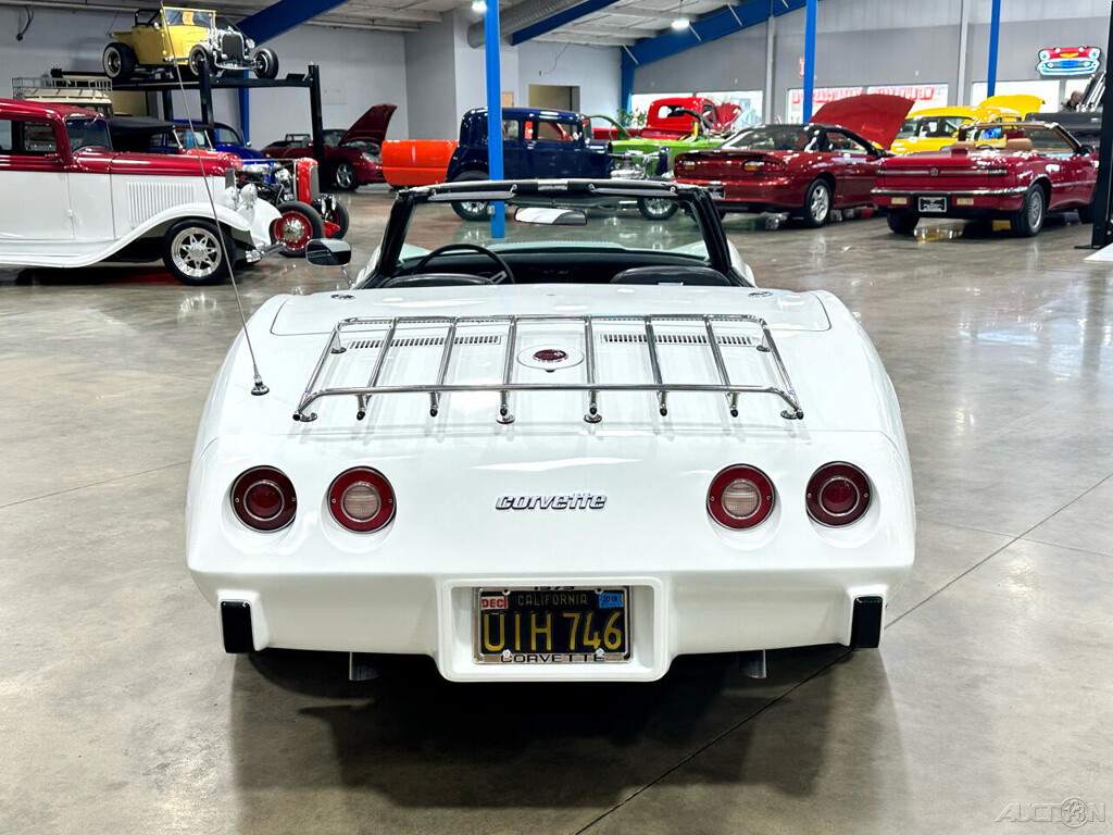 Chevrolet-Corvette-1975-Other-5