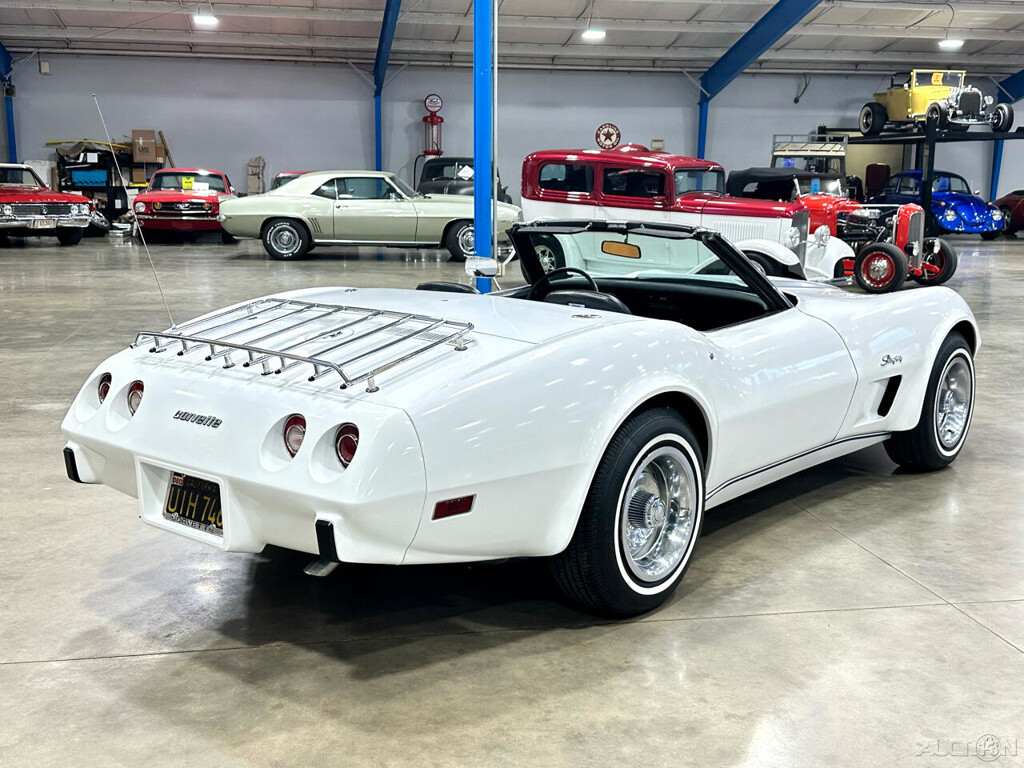 Chevrolet-Corvette-1975-Other-6