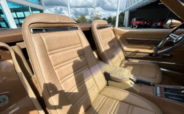 Chevrolet-Corvette-1975-Sedan-20