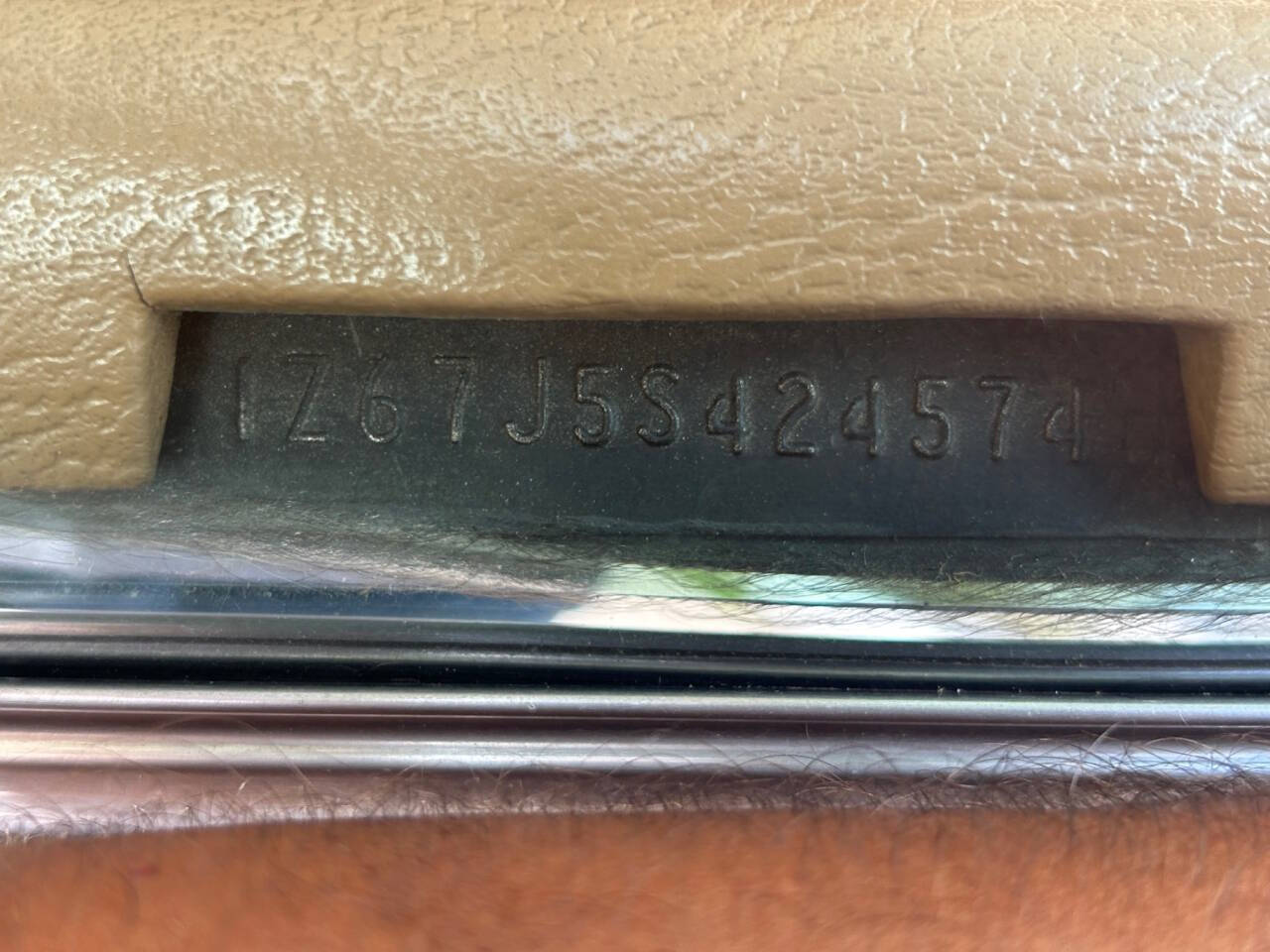 Chevrolet-Corvette-1975-Sedan-22
