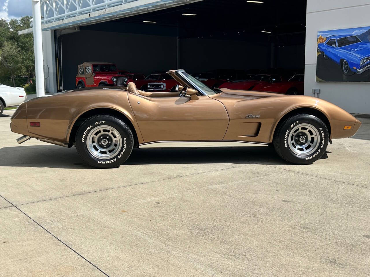 Chevrolet-Corvette-1975-Sedan-3